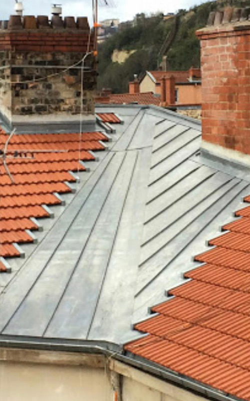 Des couvreurs-zingueurs expérimentés pour vos travaux de zinguerie et d’étanchéité au Vésinet (78110)